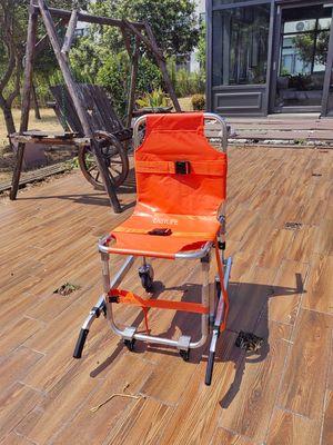 สี่ล้อ อลูมิเนียมเหล็กสแตนเลสเตอร์สเตรทเชอร์ ผ้าพับ PVC สําหรับการโอนผู้ป่วยฉุกเฉิน