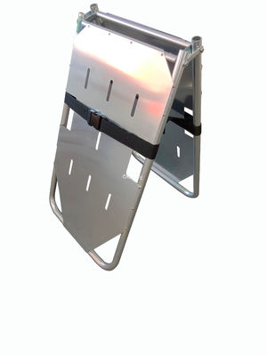 แผ่นเหล็กอัลลูมิเนียม แข็งแกร่ง แผ่นเตียงสองพับสําหรับการถ่ายทอดผู้ป่วย สะดวกในการนํา