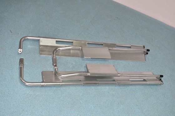 210 × 44 × 6 ซม. พับ Scoop Stretcher Hospital Manual Power Adjustable Alloy
