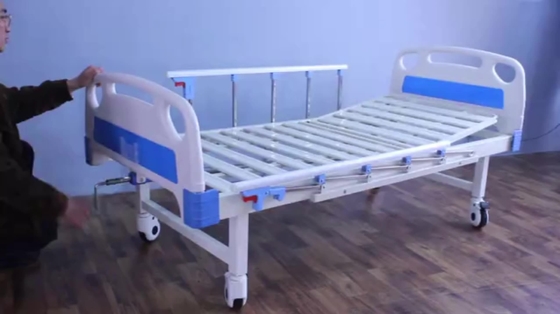ราคาดี 2150mm 750mm Multi Function Manual เตียงในโรงพยาบาล 3 Cranks Patient Room ออนไลน์