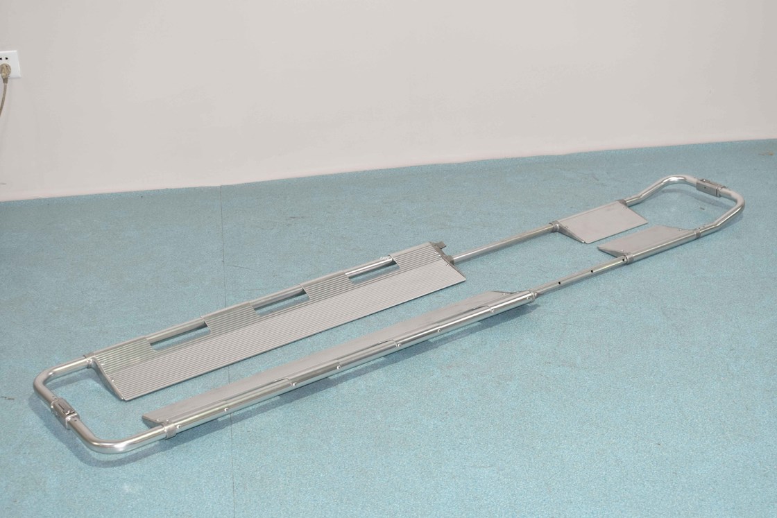 พับผิวเหลืองอัลลูมิเนียมผสมยืดหยุ่น โปฟ์สเตรเชอร์ พกพาสะดวก พกพาสะดวก สีที่กําหนดเอง